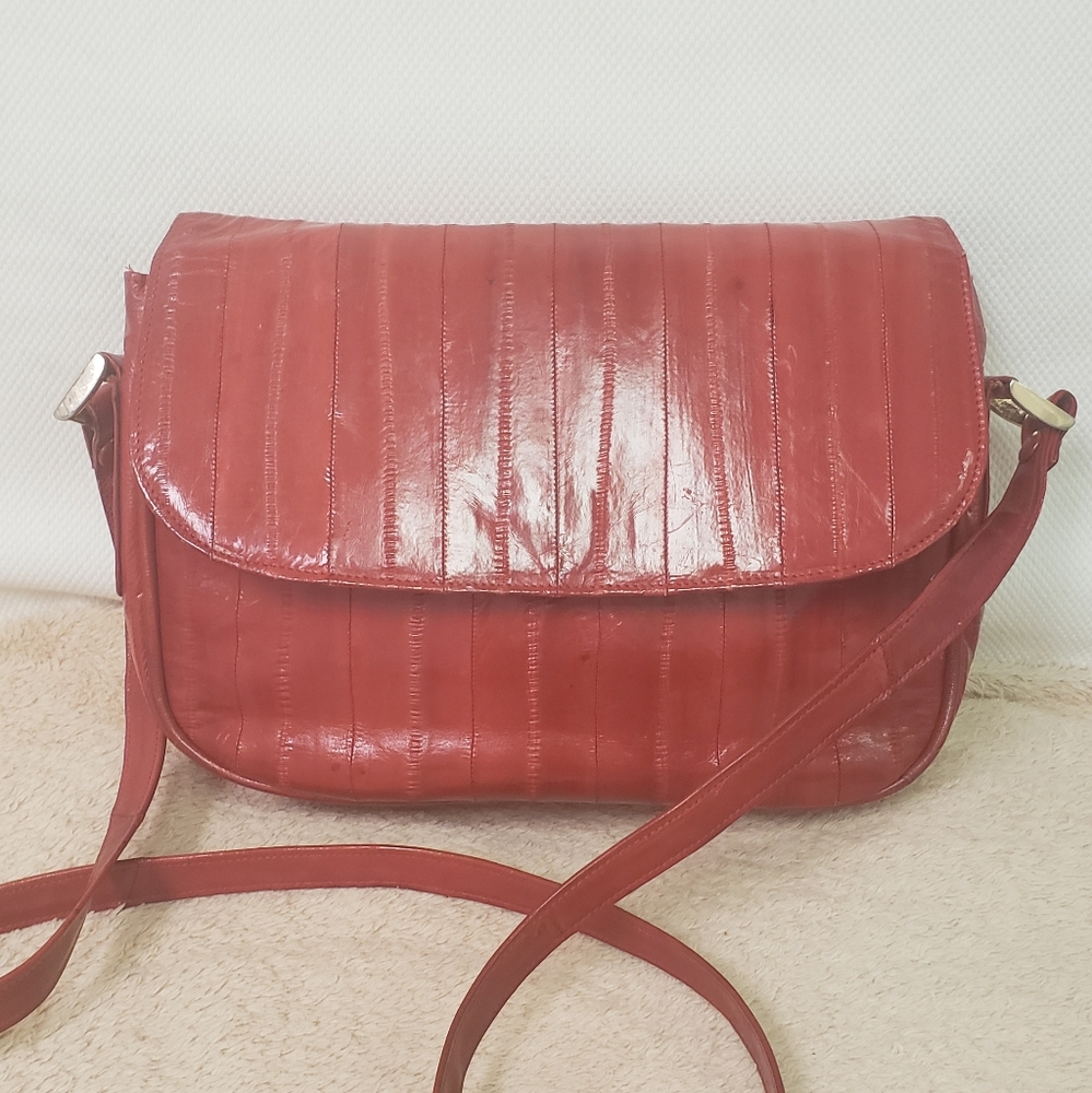 Eel skin red shoulder bag